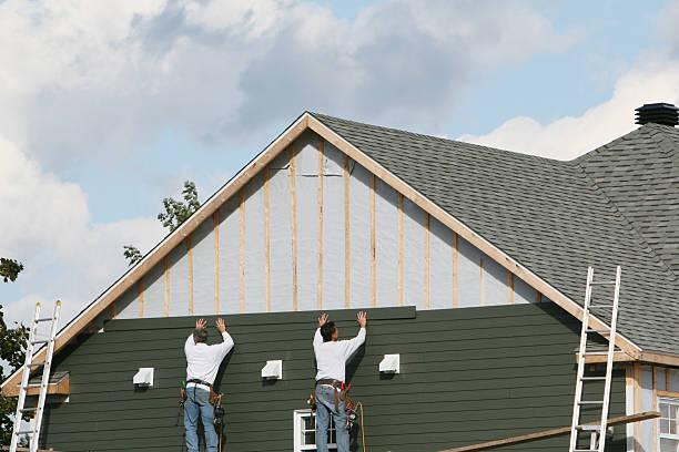 Professional Siding technician working in Washington, WV